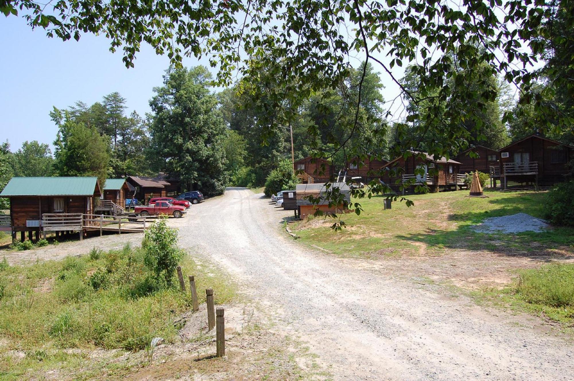 Advance Forest Lake Camping Resort Cabin 18 מראה חיצוני תמונה